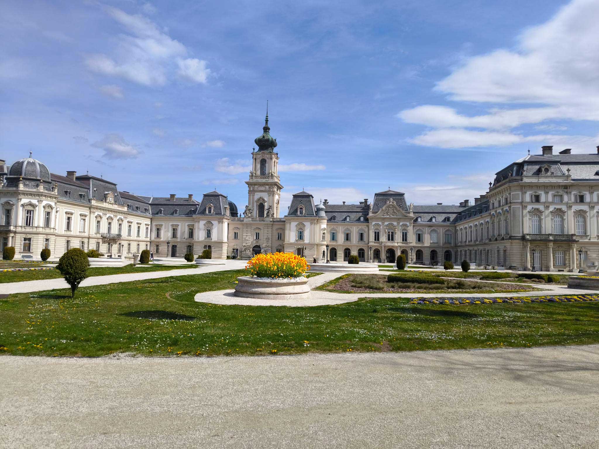 Festetics Schloss in Keszthely von vorne